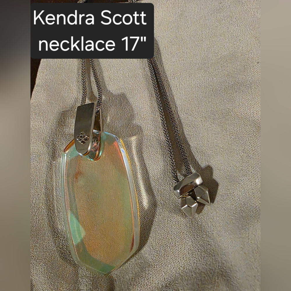 KENDRA SCOTT Silver Pendant Necklace